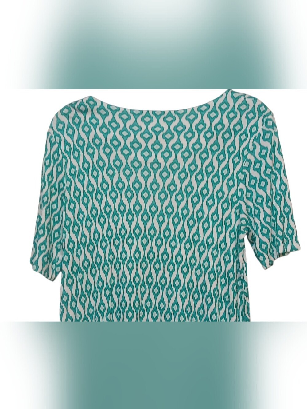 Chico's -NWOT,Greens & White Geometric Print, Hi/Lo Blouse,100% Model, Chico's 1 - Picture 8 of 10